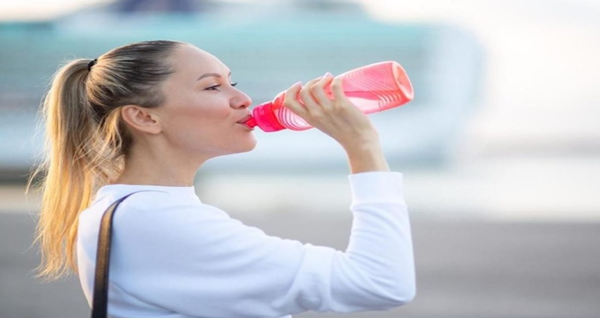10 Manfaat Air Putih Bagi Kesehatan Tubuh Manusia