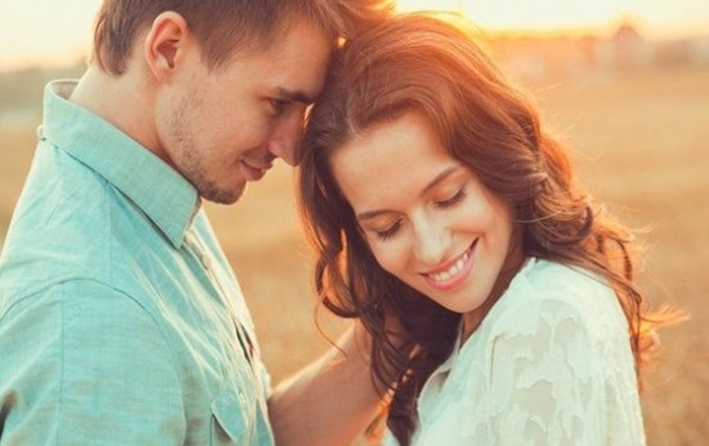 Ingin Hubungan dengan Pasanganmu Bahagia? Simak 7 Rahasia Ini!