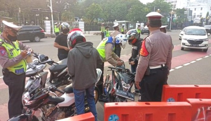 Bikers Sunmori Berknalpot Bising Terjaring Razia di Lembang