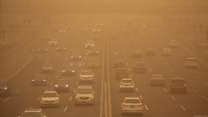 Badai Pasir di China Telan Kota Warga Tak Bisa Melihat Cahaya Matahari