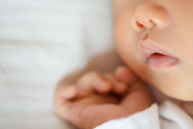 Kelahiran Bayi Viral Bermuka Tua dan Menggegerkan Publik