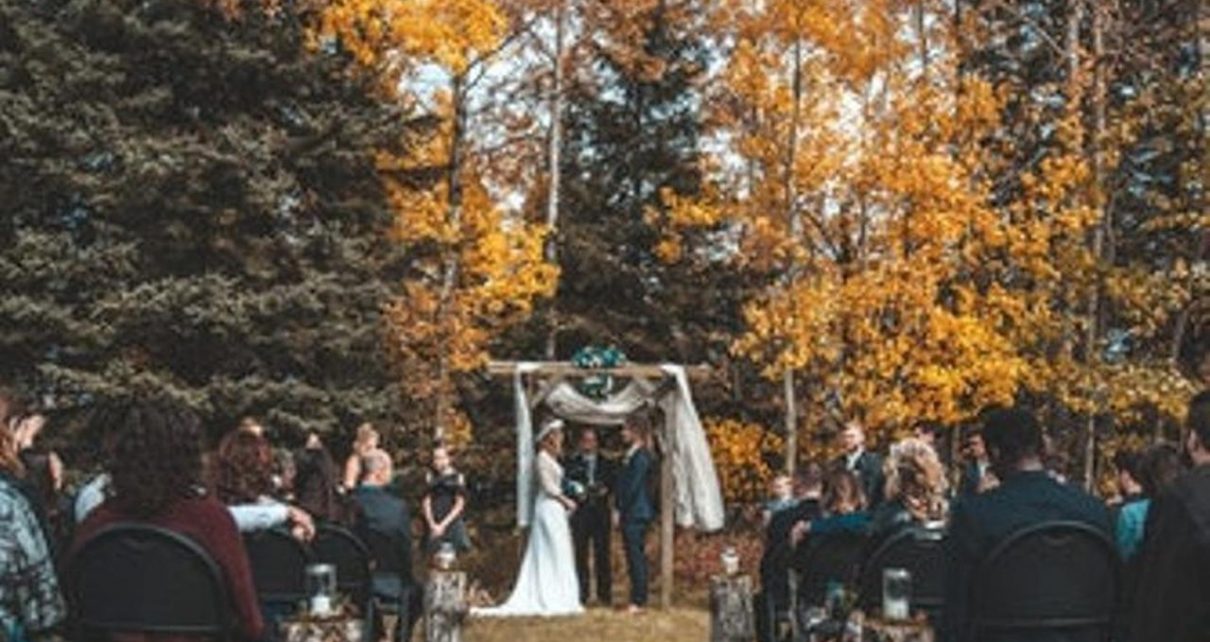 Tamu Tidak Hadir Pada Acara Pernikahan Sepasang Pengantin Mengirim Tagihan Untuk Tamu Yang Batal Hadir