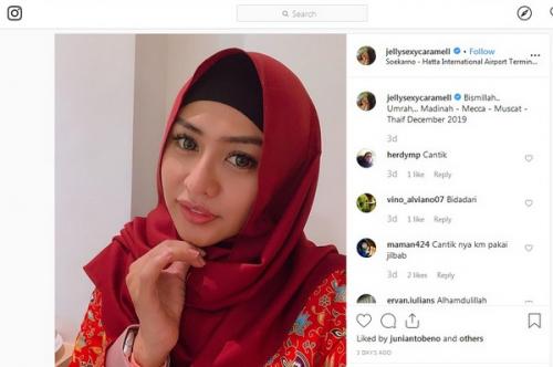 Jelly Jelo Sudah Tidak Lagi Foto Seksi Semenjak Pergi Umrah